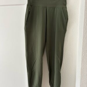 Athleta Olive jogger Pants